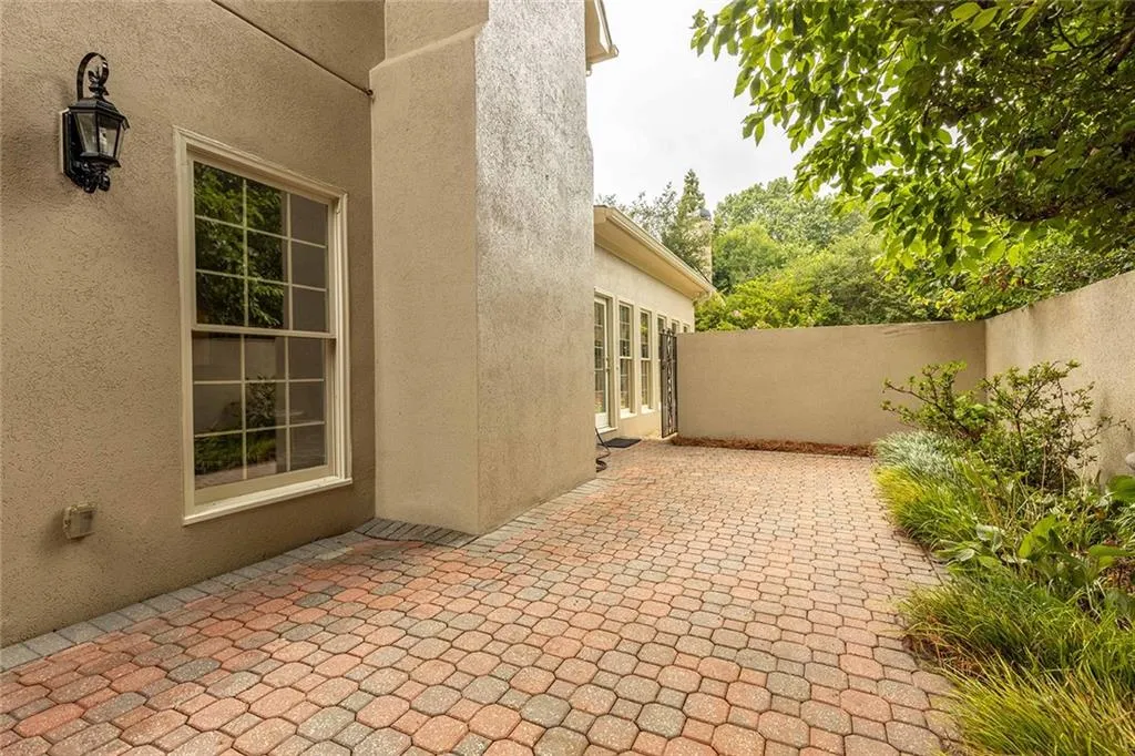 225 Embassy Court, Atlanta, Georgia 30328, 3 Bedrooms Bedrooms, ,2 BathroomsBathrooms,Residential,Sold,225 Embassy Court,7391110