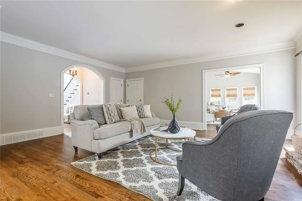 225 Embassy Court, Atlanta, Georgia 30328, 3 Bedrooms Bedrooms, ,2 BathroomsBathrooms,Residential,Sold,225 Embassy Court,7391110
