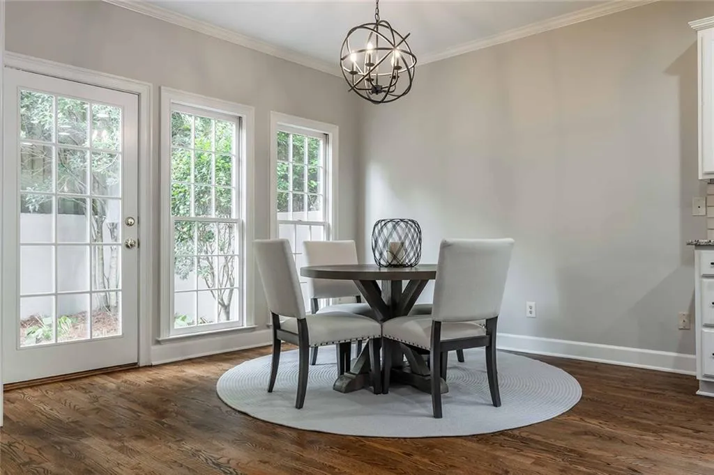 225 Embassy Court, Atlanta, Georgia 30328, 3 Bedrooms Bedrooms, ,2 BathroomsBathrooms,Residential,Sold,225 Embassy Court,7391110