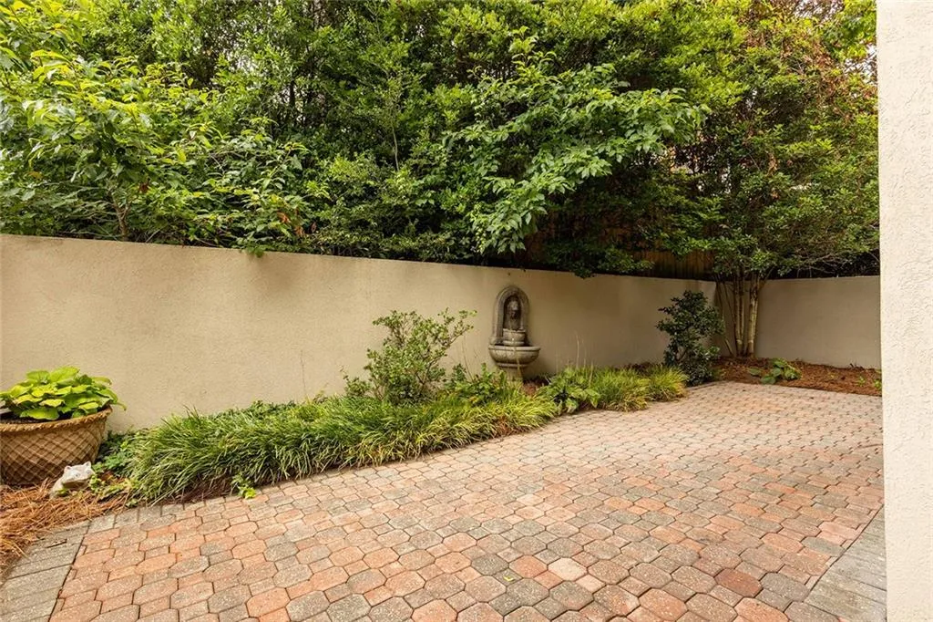225 Embassy Court, Atlanta, Georgia 30328, 3 Bedrooms Bedrooms, ,2 BathroomsBathrooms,Residential,Sold,225 Embassy Court,7391110