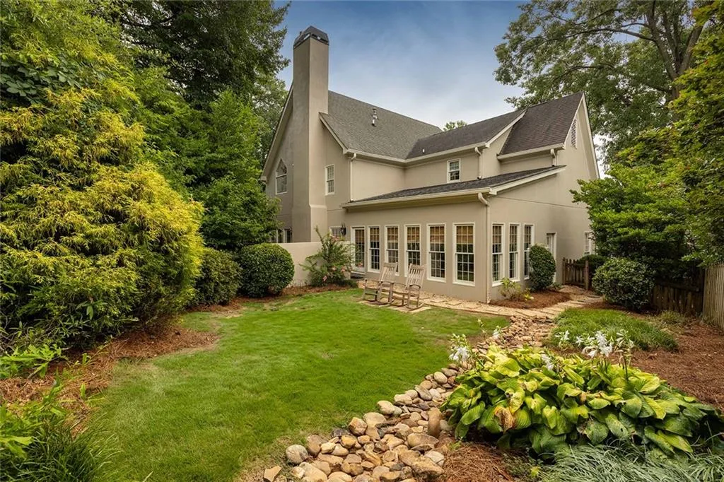 225 Embassy Court, Atlanta, Georgia 30328, 3 Bedrooms Bedrooms, ,2 BathroomsBathrooms,Residential,Sold,225 Embassy Court,7391110