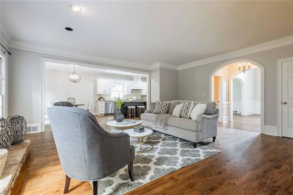 225 Embassy Court, Atlanta, Georgia 30328, 3 Bedrooms Bedrooms, ,2 BathroomsBathrooms,Residential,Sold,225 Embassy Court,7391110