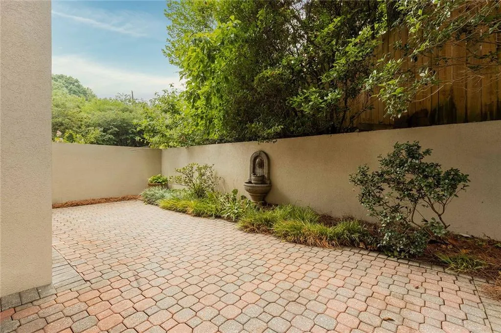 225 Embassy Court, Atlanta, Georgia 30328, 3 Bedrooms Bedrooms, ,2 BathroomsBathrooms,Residential,Sold,225 Embassy Court,7391110