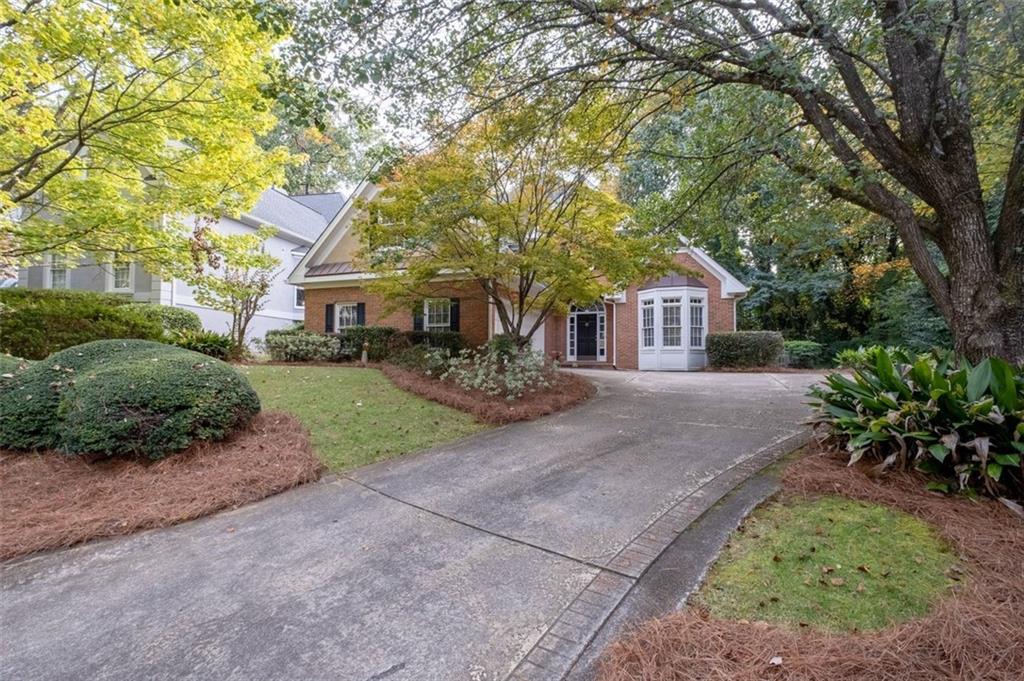 255 LEDGEMONT Court, Atlanta, Georgia 30342, 5 Bedrooms Bedrooms, ,3 BathroomsBathrooms,Residential,Sold,255 LEDGEMONT Court,7294139
