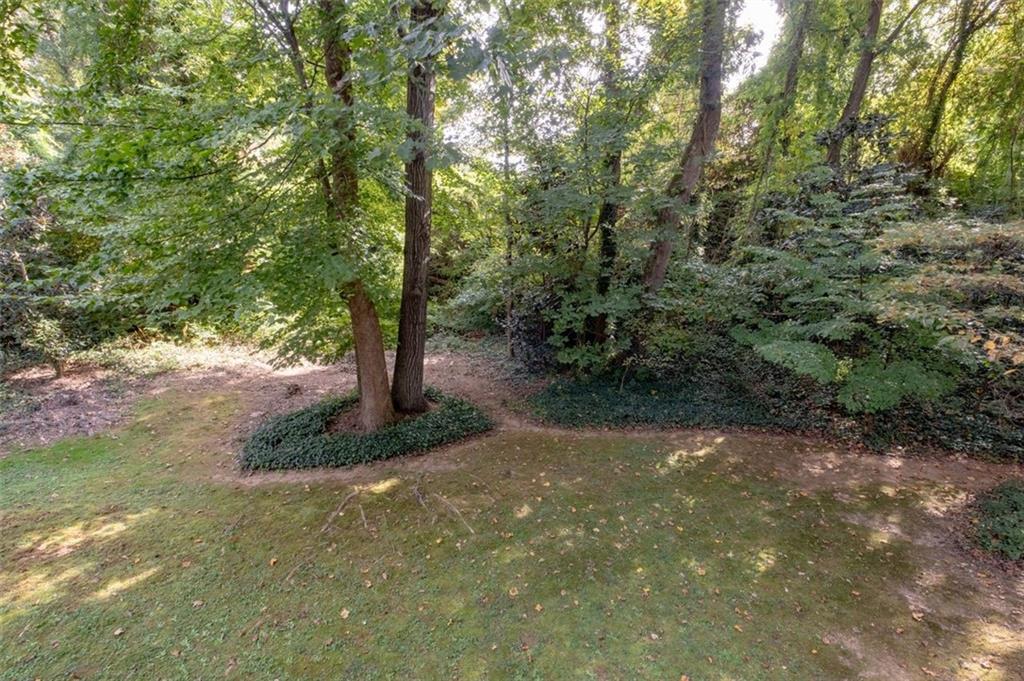 255 LEDGEMONT Court, Atlanta, Georgia 30342, 5 Bedrooms Bedrooms, ,3 BathroomsBathrooms,Residential,Sold,255 LEDGEMONT Court,7294139