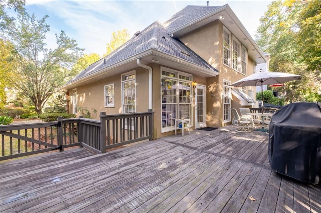 255 LEDGEMONT Court, Atlanta, Georgia 30342, 5 Bedrooms Bedrooms, ,3 BathroomsBathrooms,Residential,Sold,255 LEDGEMONT Court,7294139