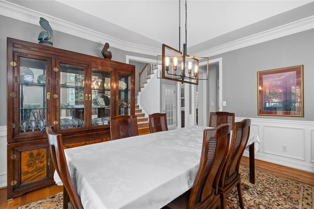 255 LEDGEMONT Court, Atlanta, Georgia 30342, 5 Bedrooms Bedrooms, ,3 BathroomsBathrooms,Residential,Sold,255 LEDGEMONT Court,7294139