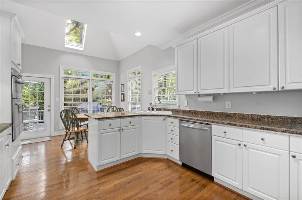 255 LEDGEMONT Court, Atlanta, Georgia 30342, 5 Bedrooms Bedrooms, ,3 BathroomsBathrooms,Residential,Sold,255 LEDGEMONT Court,7294139