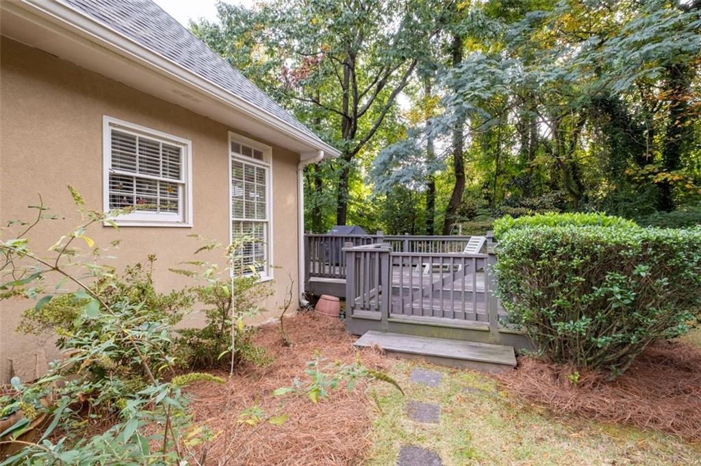 255 LEDGEMONT Court, Atlanta, Georgia 30342, 5 Bedrooms Bedrooms, ,3 BathroomsBathrooms,Residential,Sold,255 LEDGEMONT Court,7294139