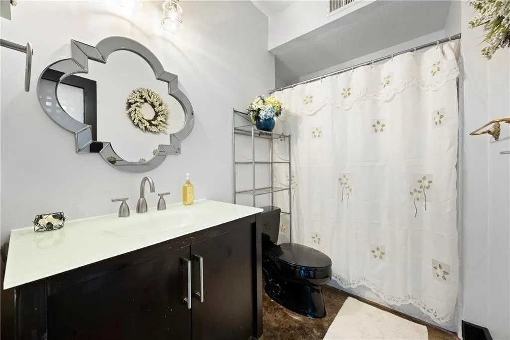 1250 Parkwood Circle Se Unit 400, Atlanta, Georgia 30339, 3 Bedrooms Bedrooms, ,2 BathroomsBathrooms,Residential,For Sale,1250 Parkwood Circle Se Unit 400,7576131