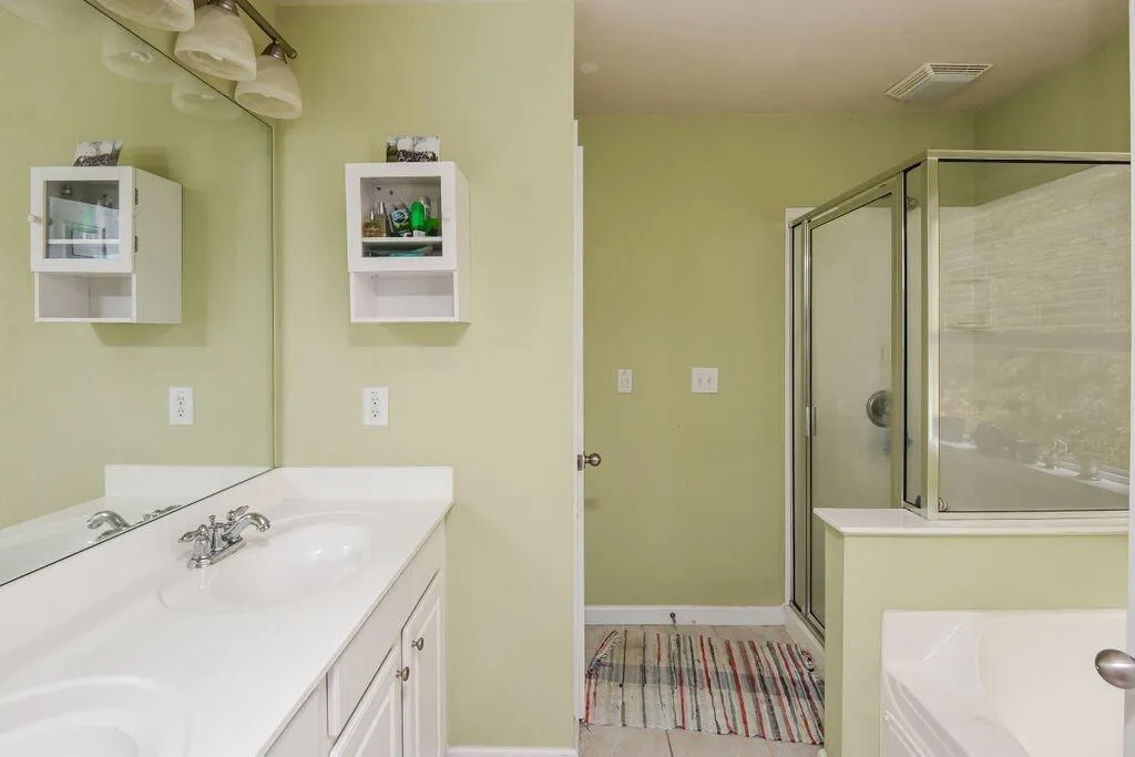 634 Pember Point, Atlanta, Georgia 30350, 4 Bedrooms Bedrooms, ,3 BathroomsBathrooms,Residential,Sold,634 Pember Point,5612768