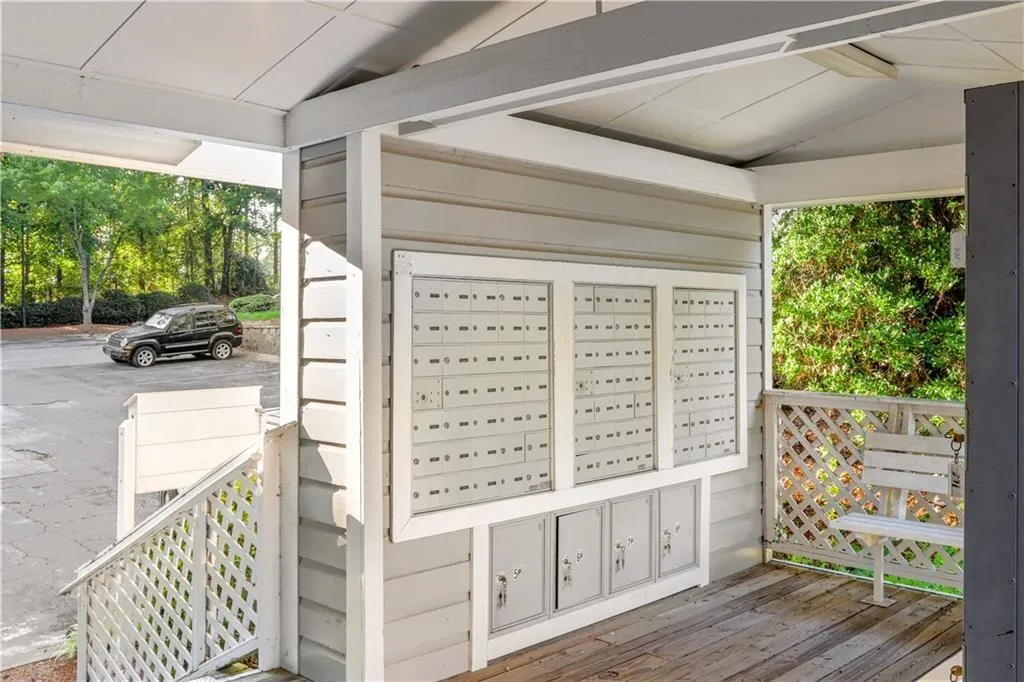 1109 Natchez Trace, Atlanta, Georgia 30350, 2 Bedrooms Bedrooms, ,1 BathroomBathrooms,Residential,Sold,1109 Natchez Trace,7503399