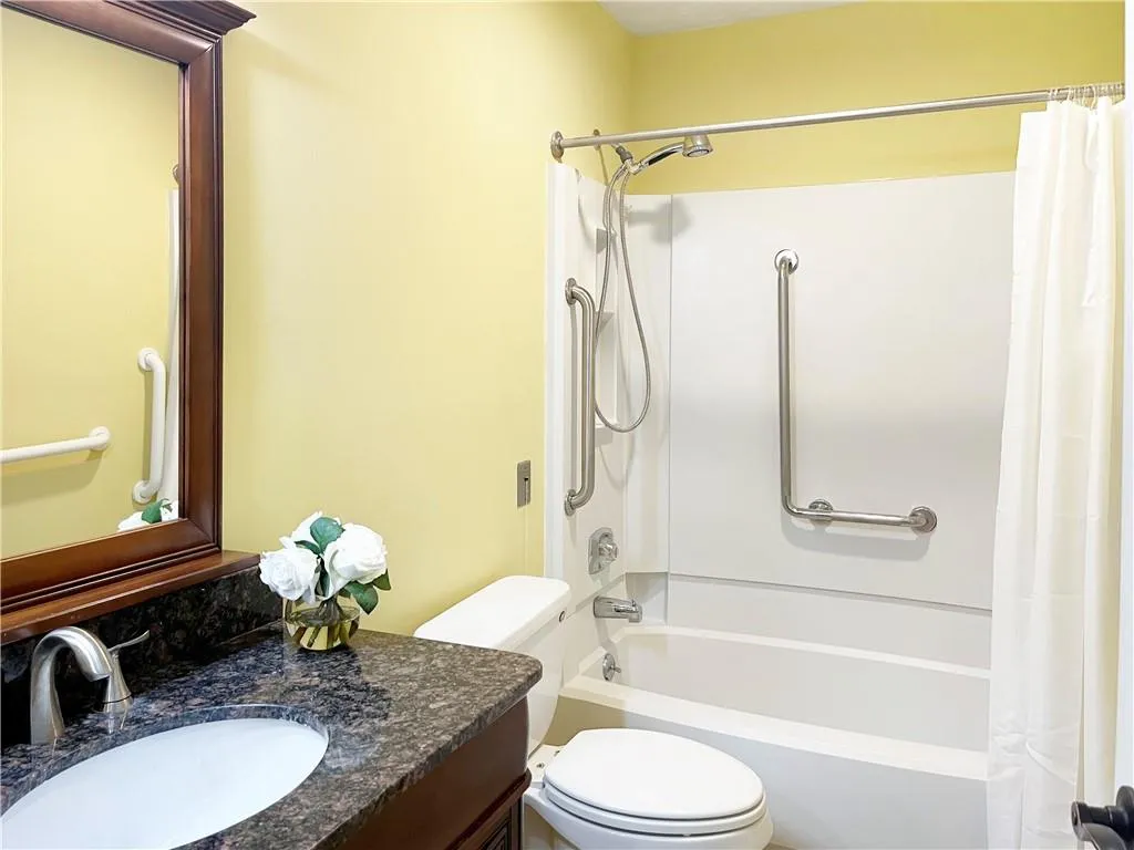 475 Mount Vernon Highway Unit B210, Sandy Springs, Georgia 30328, 2 Bedrooms Bedrooms, ,2 BathroomsBathrooms,Residential,Sold,475 Mount Vernon Highway Unit B210,7156381
