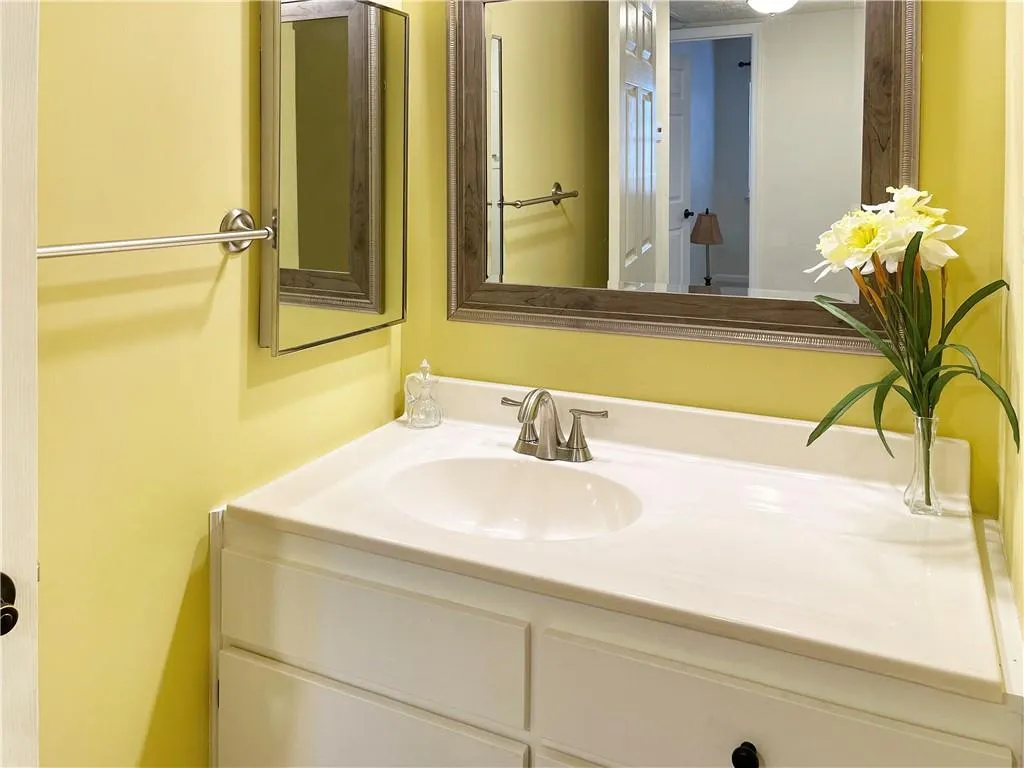 475 Mount Vernon Highway Unit B210, Sandy Springs, Georgia 30328, 2 Bedrooms Bedrooms, ,2 BathroomsBathrooms,Residential,Sold,475 Mount Vernon Highway Unit B210,7156381