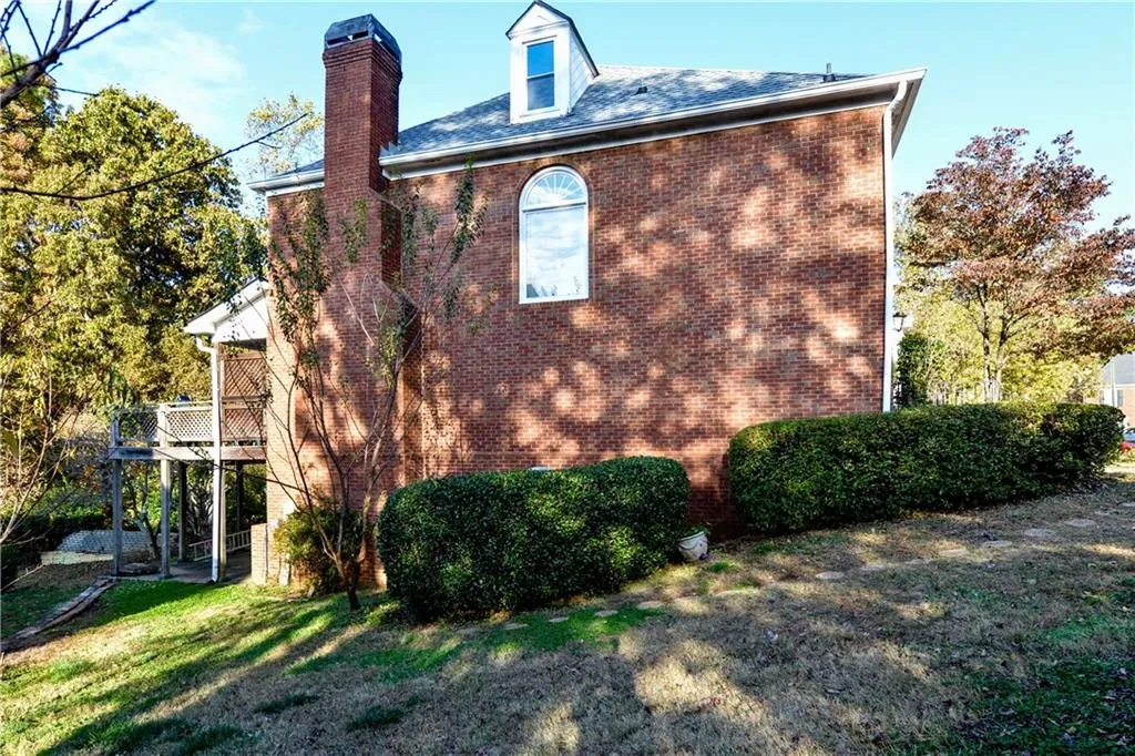 400 Brantley Road, Sandy Springs, Georgia 30350, 4 Bedrooms Bedrooms, ,3 BathroomsBathrooms,Residential,Sold,400 Brantley Road,6102524