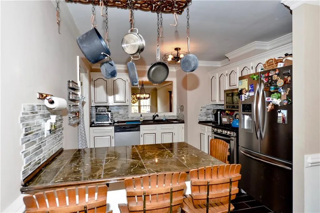 400 Brantley Road, Sandy Springs, Georgia 30350, 4 Bedrooms Bedrooms, ,3 BathroomsBathrooms,Residential,Sold,400 Brantley Road,6102524