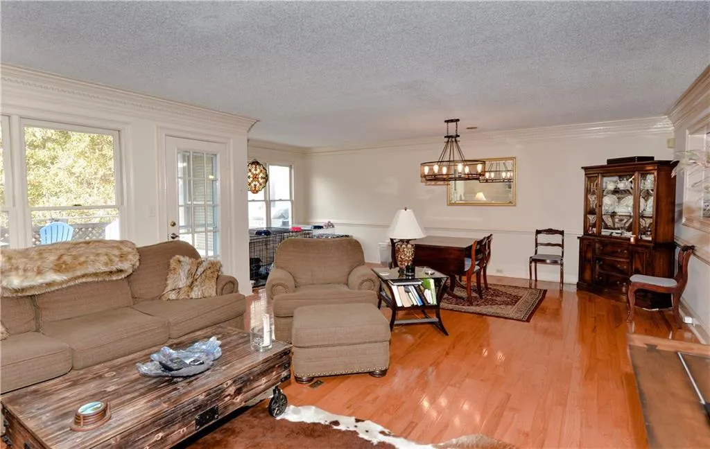 400 Brantley Road, Sandy Springs, Georgia 30350, 4 Bedrooms Bedrooms, ,3 BathroomsBathrooms,Residential,Sold,400 Brantley Road,6102524