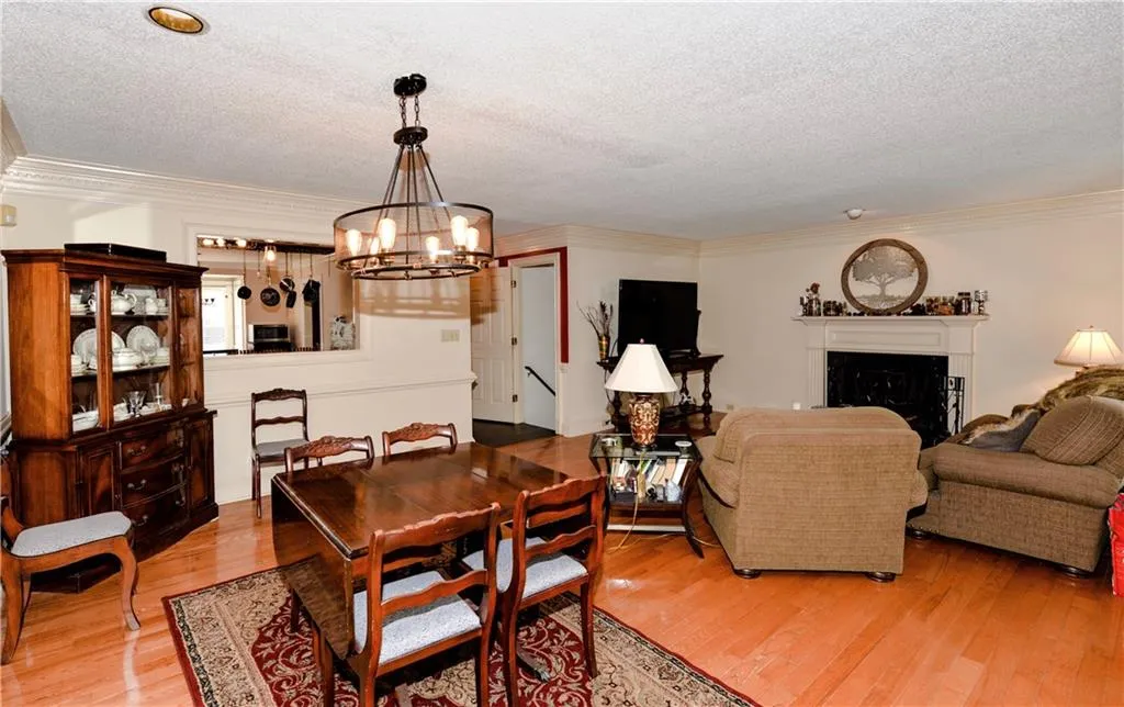 400 Brantley Road, Sandy Springs, Georgia 30350, 4 Bedrooms Bedrooms, ,3 BathroomsBathrooms,Residential,Sold,400 Brantley Road,6102524