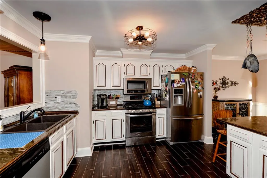 400 Brantley Road, Sandy Springs, Georgia 30350, 4 Bedrooms Bedrooms, ,3 BathroomsBathrooms,Residential,Sold,400 Brantley Road,6102524