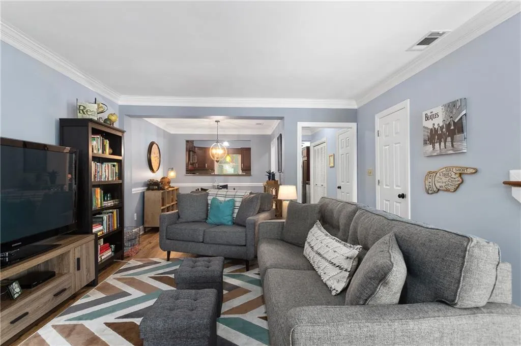 7500 Roswell Road Unit 83, Sandy Springs, Georgia 30350, 2 Bedrooms Bedrooms, ,2 BathroomsBathrooms,Residential,Sold,7500 Roswell Road Unit 83,6710317