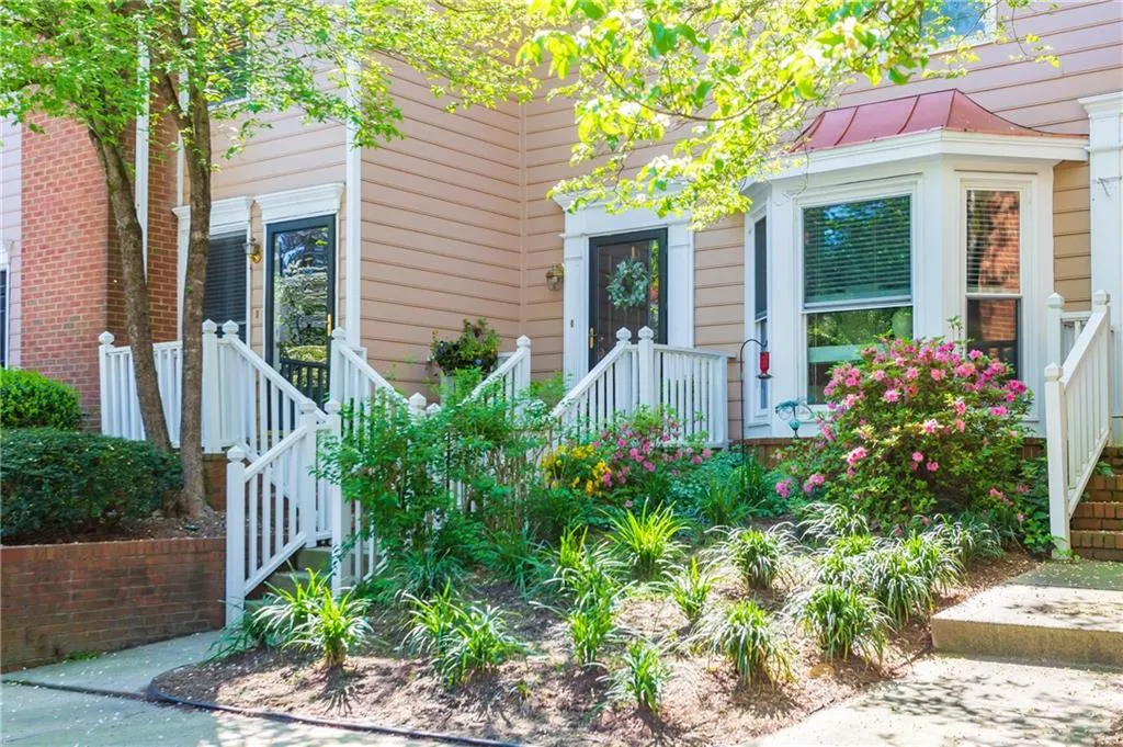 7500 Roswell Road Unit 83, Sandy Springs, Georgia 30350, 2 Bedrooms Bedrooms, ,2 BathroomsBathrooms,Residential,Sold,7500 Roswell Road Unit 83,6710317