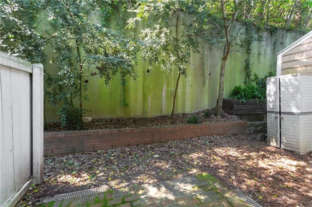 7500 Roswell Road Unit 83, Sandy Springs, Georgia 30350, 2 Bedrooms Bedrooms, ,2 BathroomsBathrooms,Residential,Sold,7500 Roswell Road Unit 83,6710317