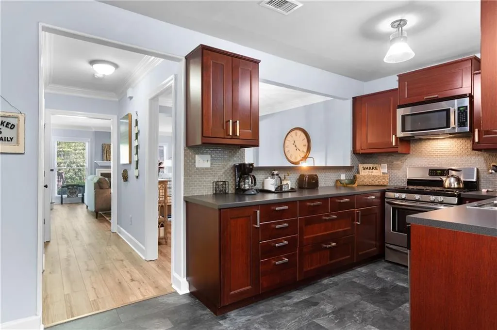 7500 Roswell Road Unit 83, Sandy Springs, Georgia 30350, 2 Bedrooms Bedrooms, ,2 BathroomsBathrooms,Residential,Sold,7500 Roswell Road Unit 83,6710317