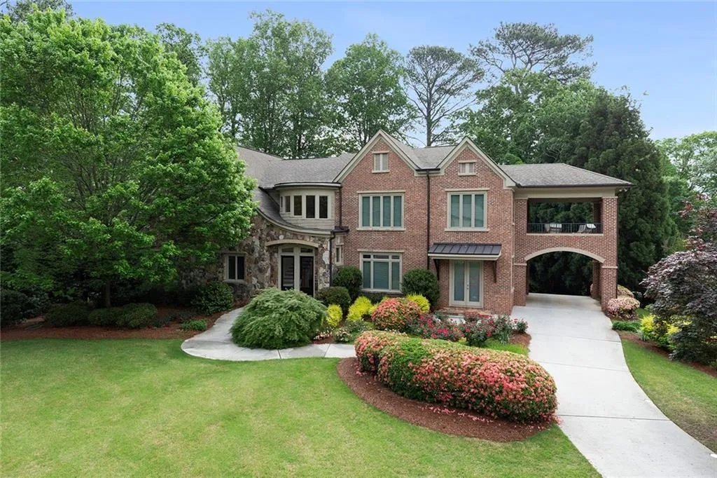4835 Merlendale Court, Atlanta, Georgia 30327, 7 Bedrooms Bedrooms, ,7 BathroomsBathrooms,Residential,For Sale,4835 Merlendale Court,7567233