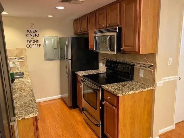 6900 Roswell Road Unit O6, Sandy Springs, Georgia 30328, 3 Bedrooms Bedrooms, ,2 BathroomsBathrooms,Residential,Sold,6900 Roswell Road Unit O6,6737030