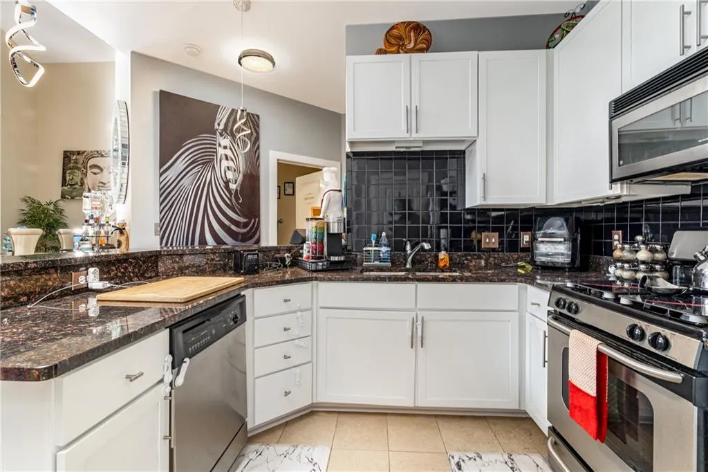 799 Hammond Drive Unit 423, Atlanta, Georgia 30328, 2 Bedrooms Bedrooms, ,2 BathroomsBathrooms,Residential,Sold,799 Hammond Drive Unit 423,6994604