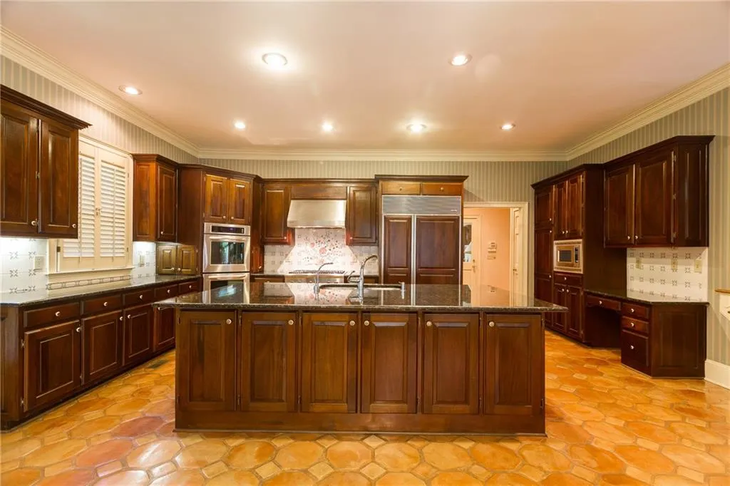 7375 Wildercliff Drive, Sandy Springs, Georgia 30328, 5 Bedrooms Bedrooms, ,5 BathroomsBathrooms,Residential,Sold,7375 Wildercliff Drive,5993230