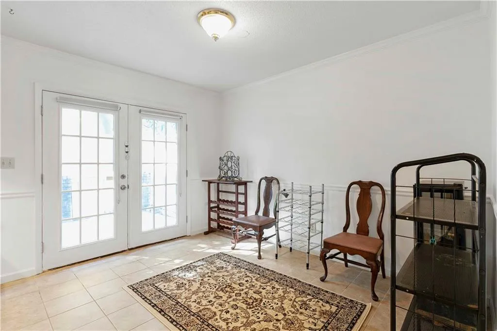 6900 Roswell Road Unit B3, Sandy Springs, Georgia 30328, 2 Bedrooms Bedrooms, ,2 BathroomsBathrooms,Residential,Sold,6900 Roswell Road Unit B3,6894441