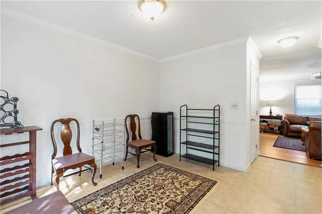 6900 Roswell Road Unit B3, Sandy Springs, Georgia 30328, 2 Bedrooms Bedrooms, ,2 BathroomsBathrooms,Residential,Sold,6900 Roswell Road Unit B3,6894441