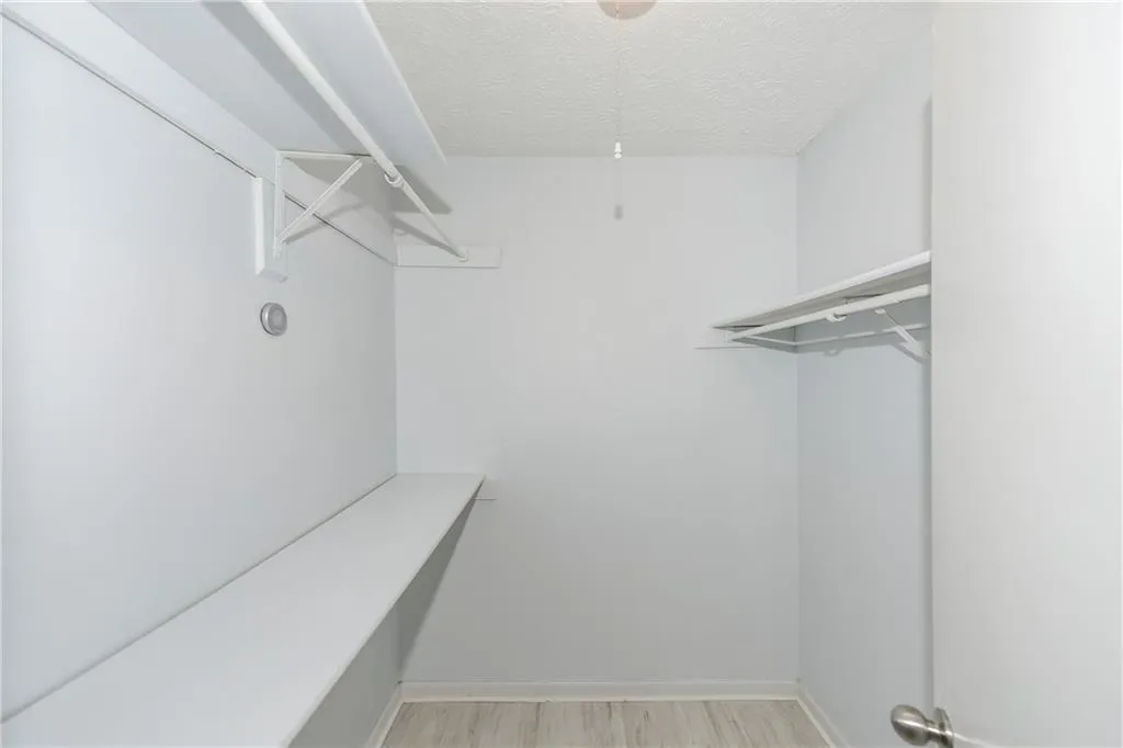 5151 Roswell Road Unit 4, Atlanta, Georgia 30342, 2 Bedrooms Bedrooms, ,2 BathroomsBathrooms,Residential,Sold,5151 Roswell Road Unit 4,6722920