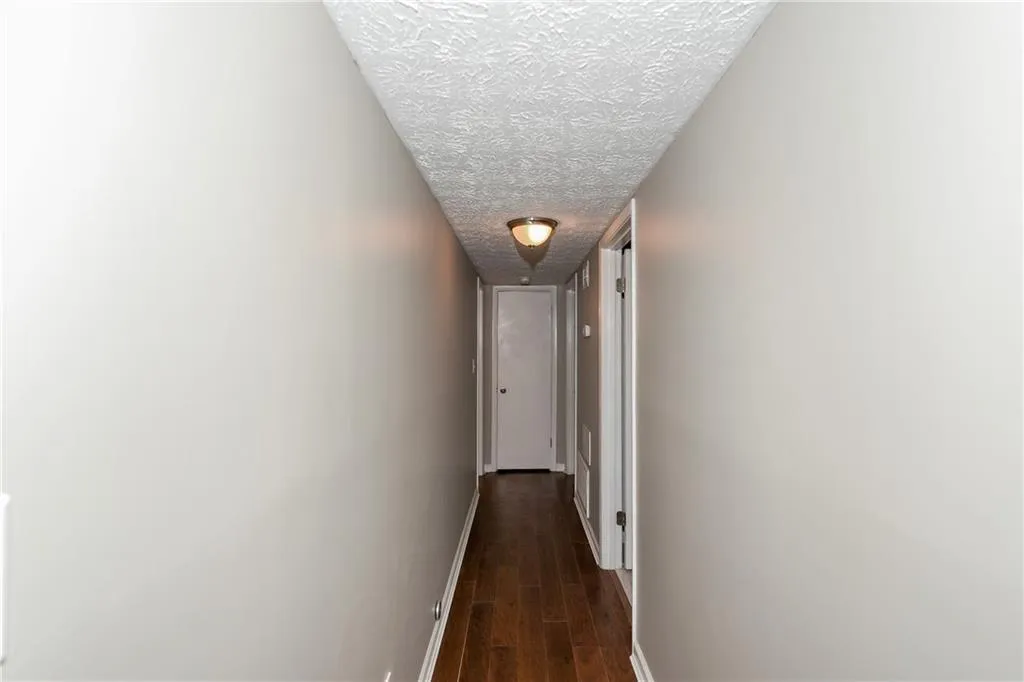 5151 Roswell Road Unit 4, Atlanta, Georgia 30342, 2 Bedrooms Bedrooms, ,2 BathroomsBathrooms,Residential,Sold,5151 Roswell Road Unit 4,6722920