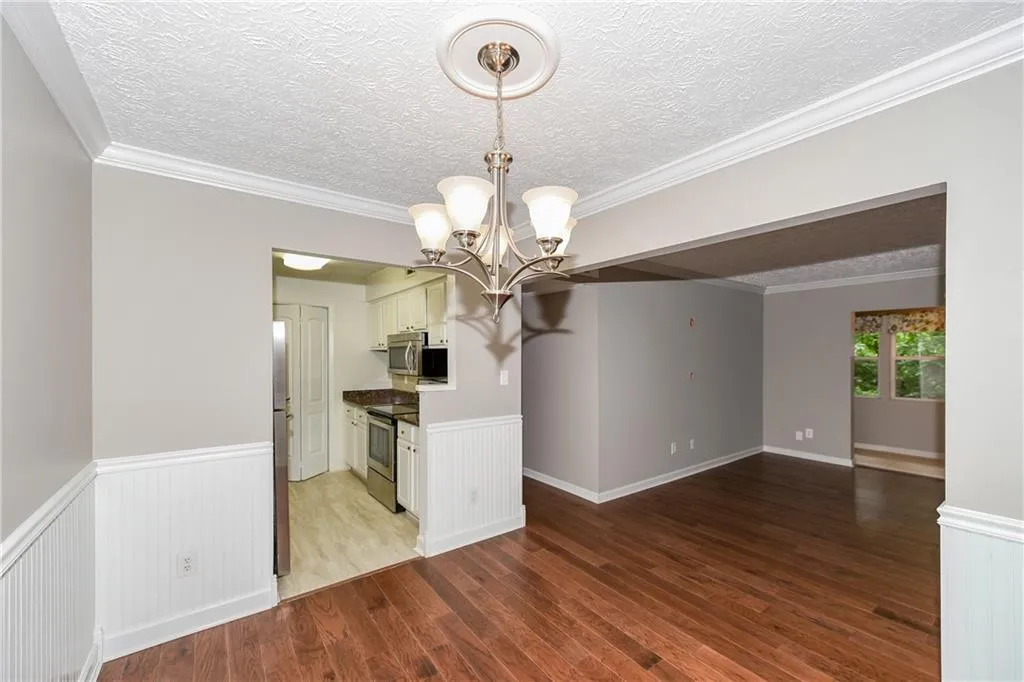 5151 Roswell Road Unit 4, Atlanta, Georgia 30342, 2 Bedrooms Bedrooms, ,2 BathroomsBathrooms,Residential,Sold,5151 Roswell Road Unit 4,6722920