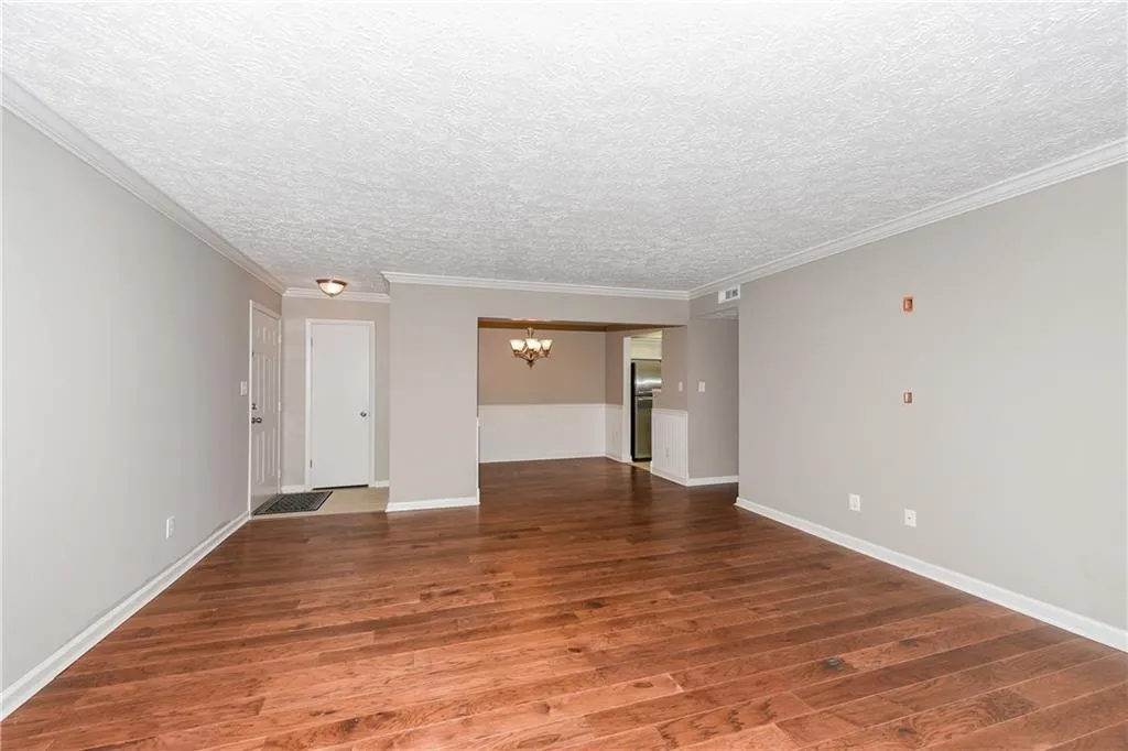 5151 Roswell Road Unit 4, Atlanta, Georgia 30342, 2 Bedrooms Bedrooms, ,2 BathroomsBathrooms,Residential,Sold,5151 Roswell Road Unit 4,6722920