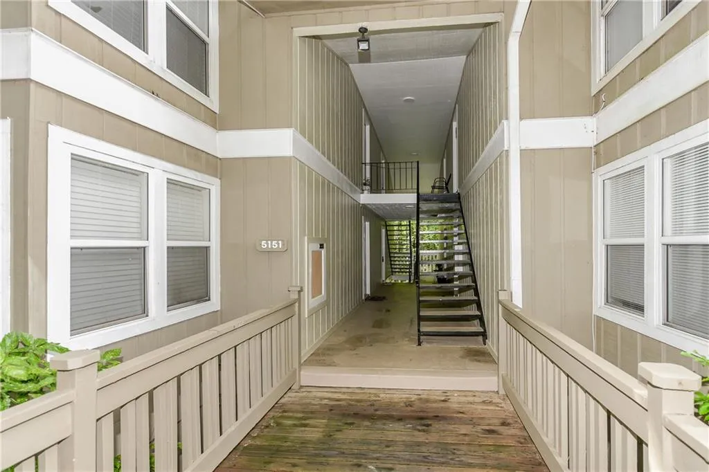 5151 Roswell Road Unit 4, Atlanta, Georgia 30342, 2 Bedrooms Bedrooms, ,2 BathroomsBathrooms,Residential,Sold,5151 Roswell Road Unit 4,6722920