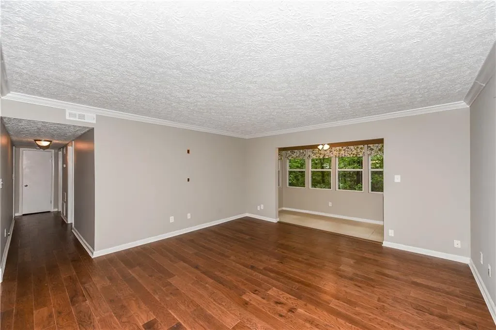 5151 Roswell Road Unit 4, Atlanta, Georgia 30342, 2 Bedrooms Bedrooms, ,2 BathroomsBathrooms,Residential,Sold,5151 Roswell Road Unit 4,6722920