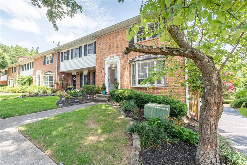 6520 Roswell Road Unit 98, Atlanta, Georgia 30328, 2 Bedrooms Bedrooms, ,1 BathroomBathrooms,Residential,Sold,6520 Roswell Road Unit 98,6545496