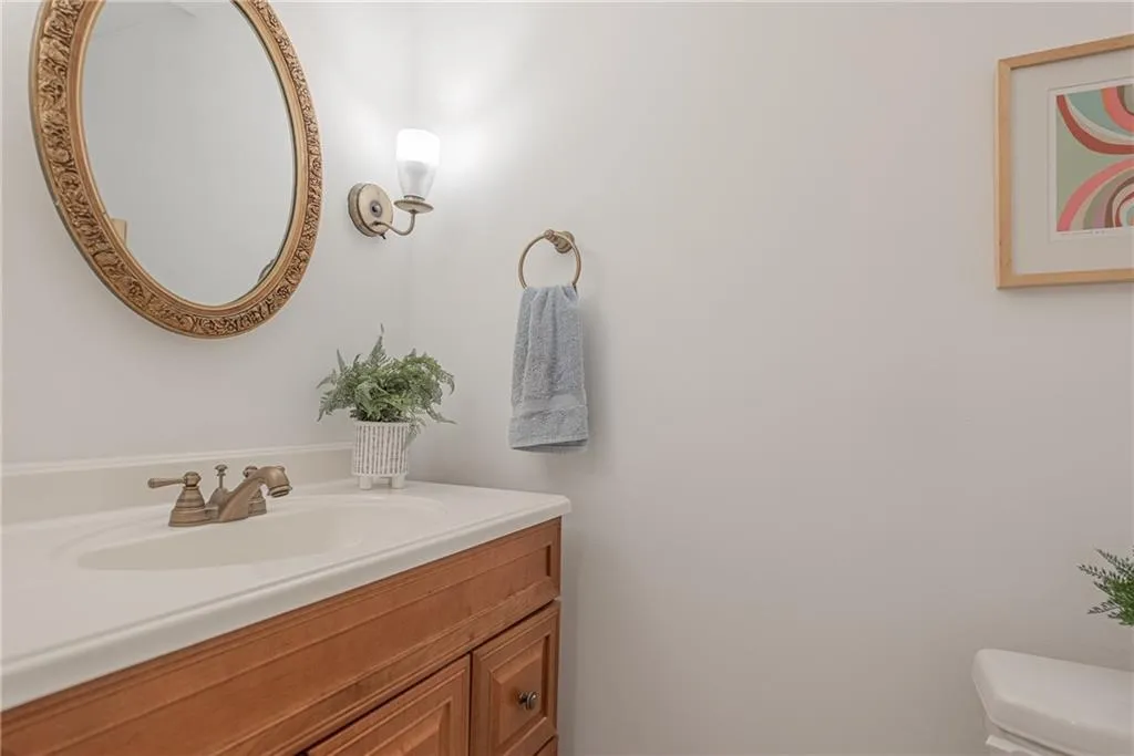 6520 Roswell Road Unit 98, Atlanta, Georgia 30328, 2 Bedrooms Bedrooms, ,1 BathroomBathrooms,Residential,Sold,6520 Roswell Road Unit 98,6545496