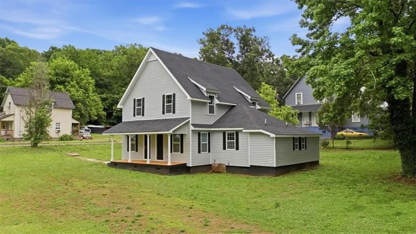 305 Grove Avenue Se, Lindale, Georgia 30147