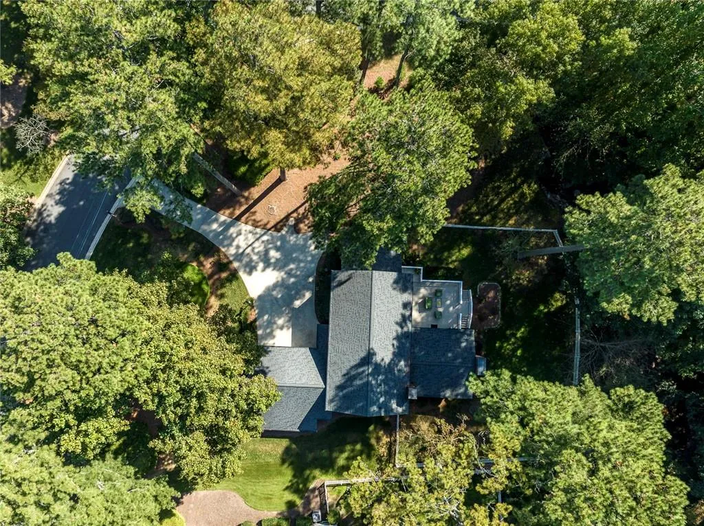 Sandy Springs, Georgia 30328, 4 Bedrooms Bedrooms, ,2 BathroomsBathrooms,Residential,Sold,7347982