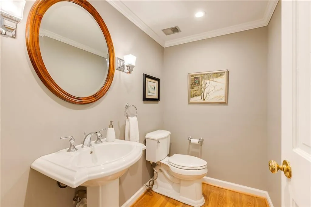 Sandy Springs, Georgia 30328, 4 Bedrooms Bedrooms, ,2 BathroomsBathrooms,Residential,Sold,7347982