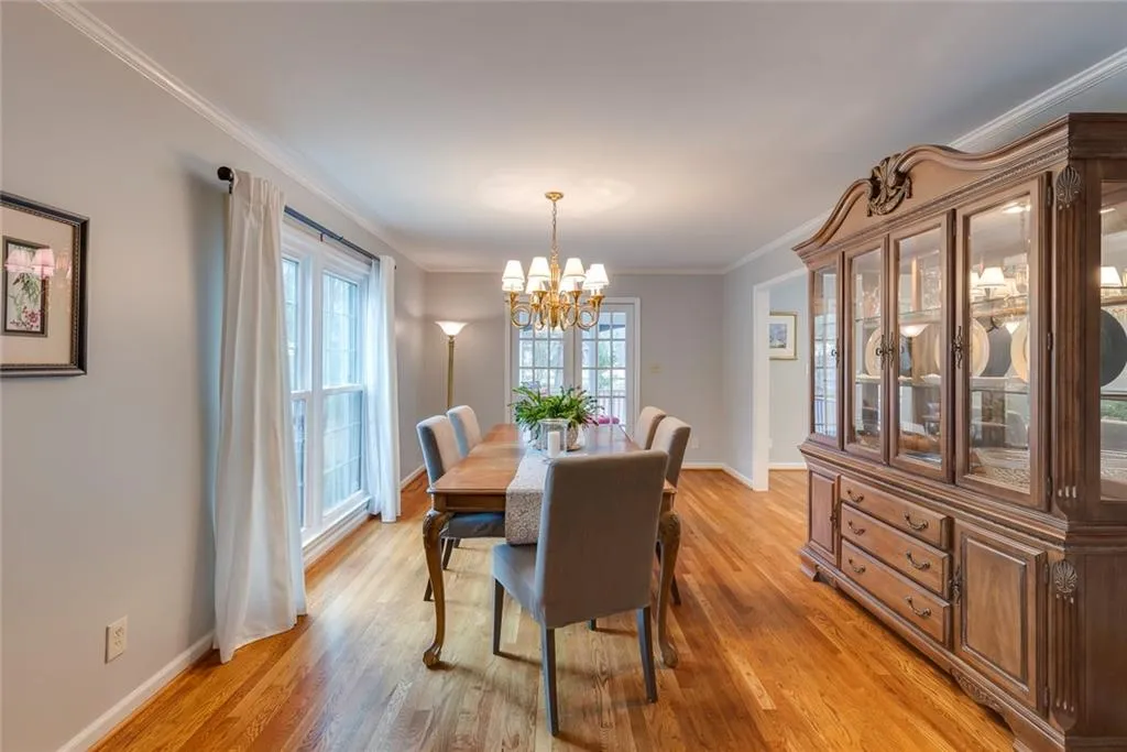 Sandy Springs, Georgia 30328, 4 Bedrooms Bedrooms, ,2 BathroomsBathrooms,Residential,Sold,7347982