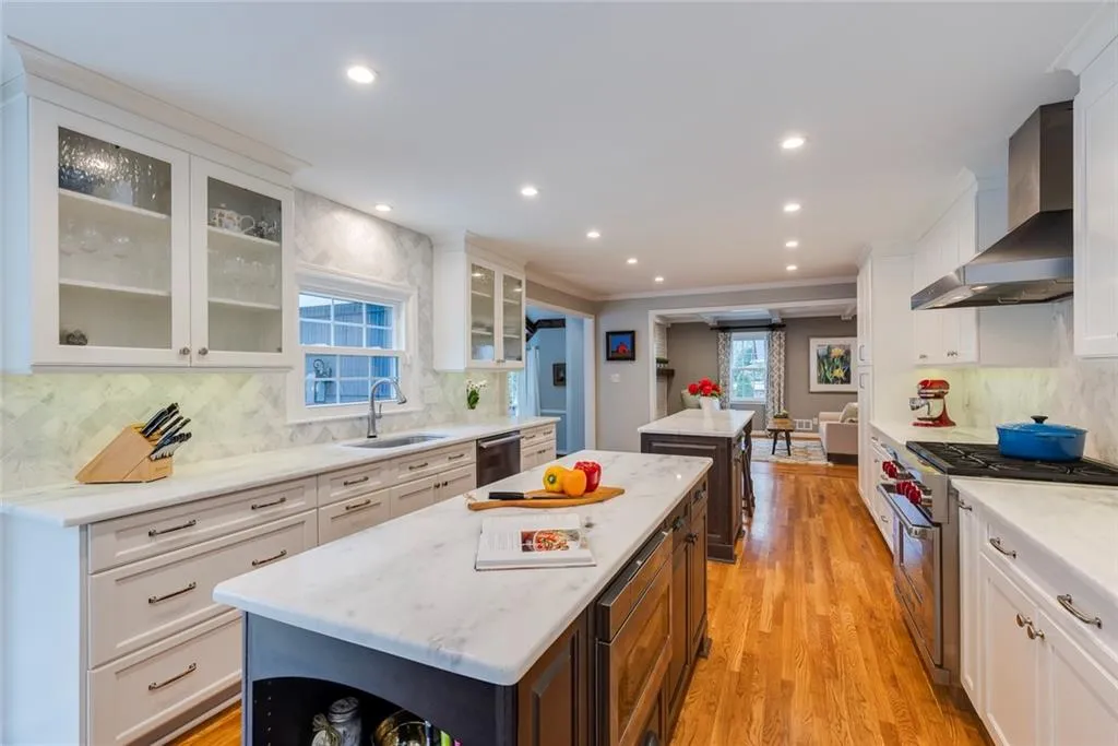 Sandy Springs, Georgia 30328, 4 Bedrooms Bedrooms, ,2 BathroomsBathrooms,Residential,Sold,7347982