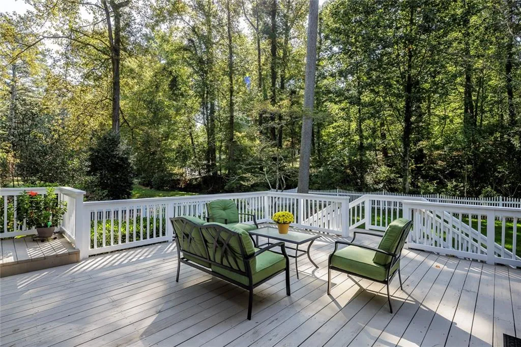 Sandy Springs, Georgia 30328, 4 Bedrooms Bedrooms, ,2 BathroomsBathrooms,Residential,Sold,7347982