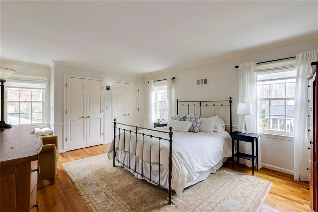 Sandy Springs, Georgia 30328, 4 Bedrooms Bedrooms, ,2 BathroomsBathrooms,Residential,Sold,7347982