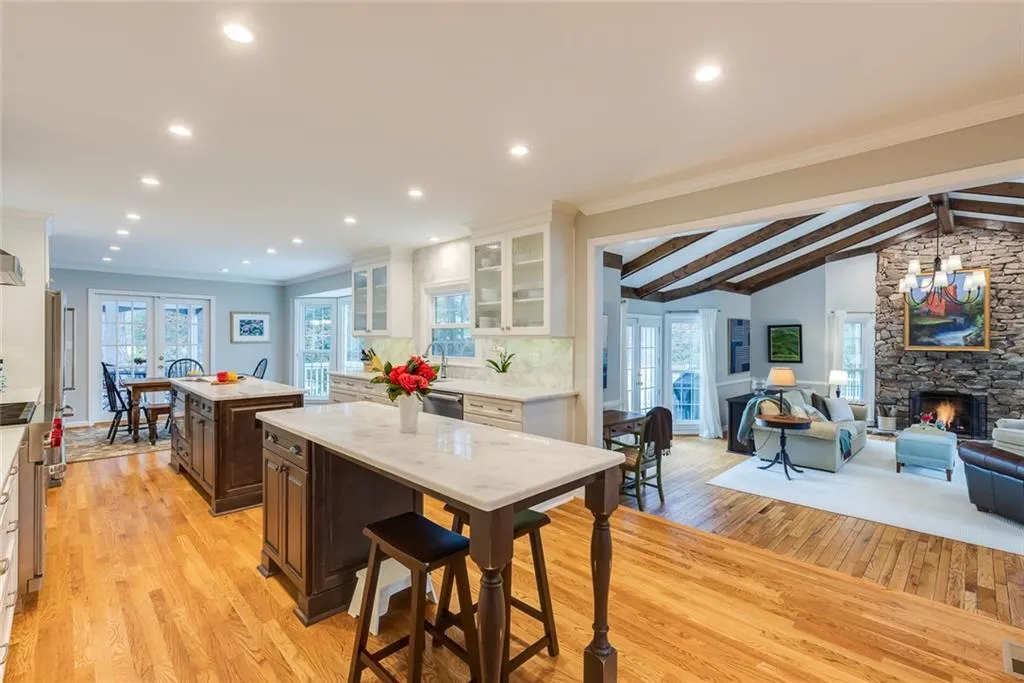 Sandy Springs, Georgia 30328, 4 Bedrooms Bedrooms, ,2 BathroomsBathrooms,Residential,Sold,7347982