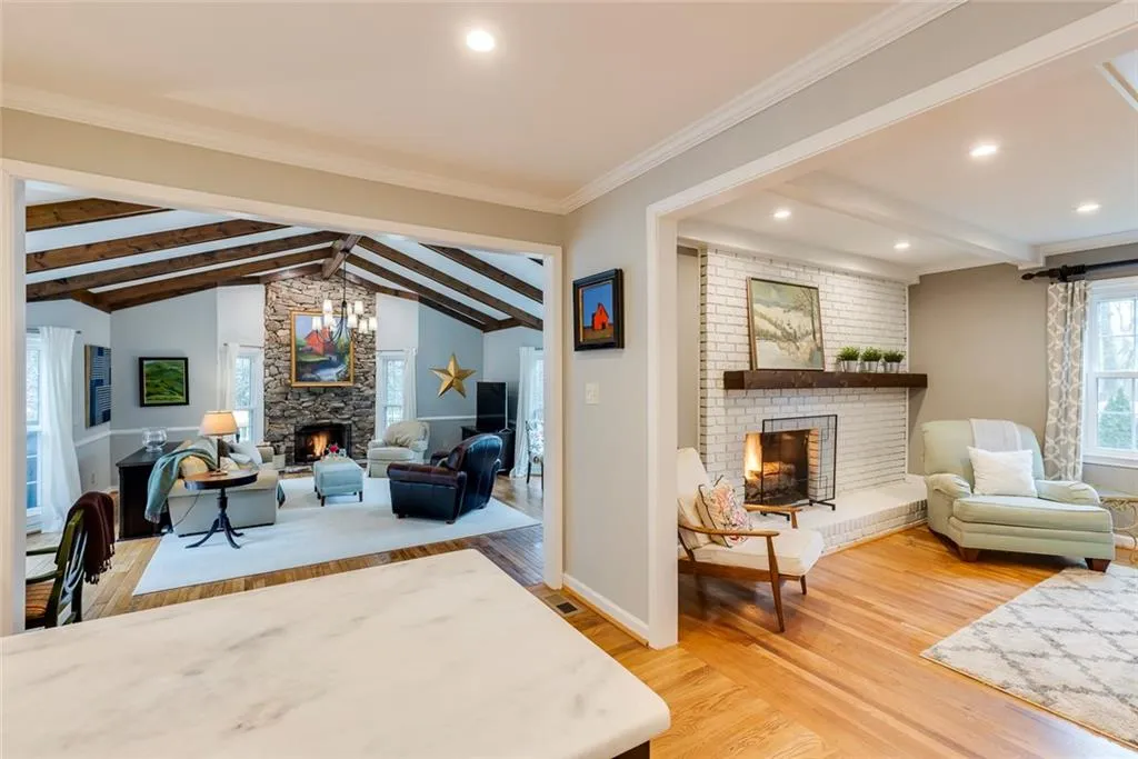 Sandy Springs, Georgia 30328, 4 Bedrooms Bedrooms, ,2 BathroomsBathrooms,Residential,Sold,7347982